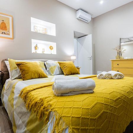 La Casa Di Bianca - Modern Suites Near Plebiscito Naples Extérieur photo