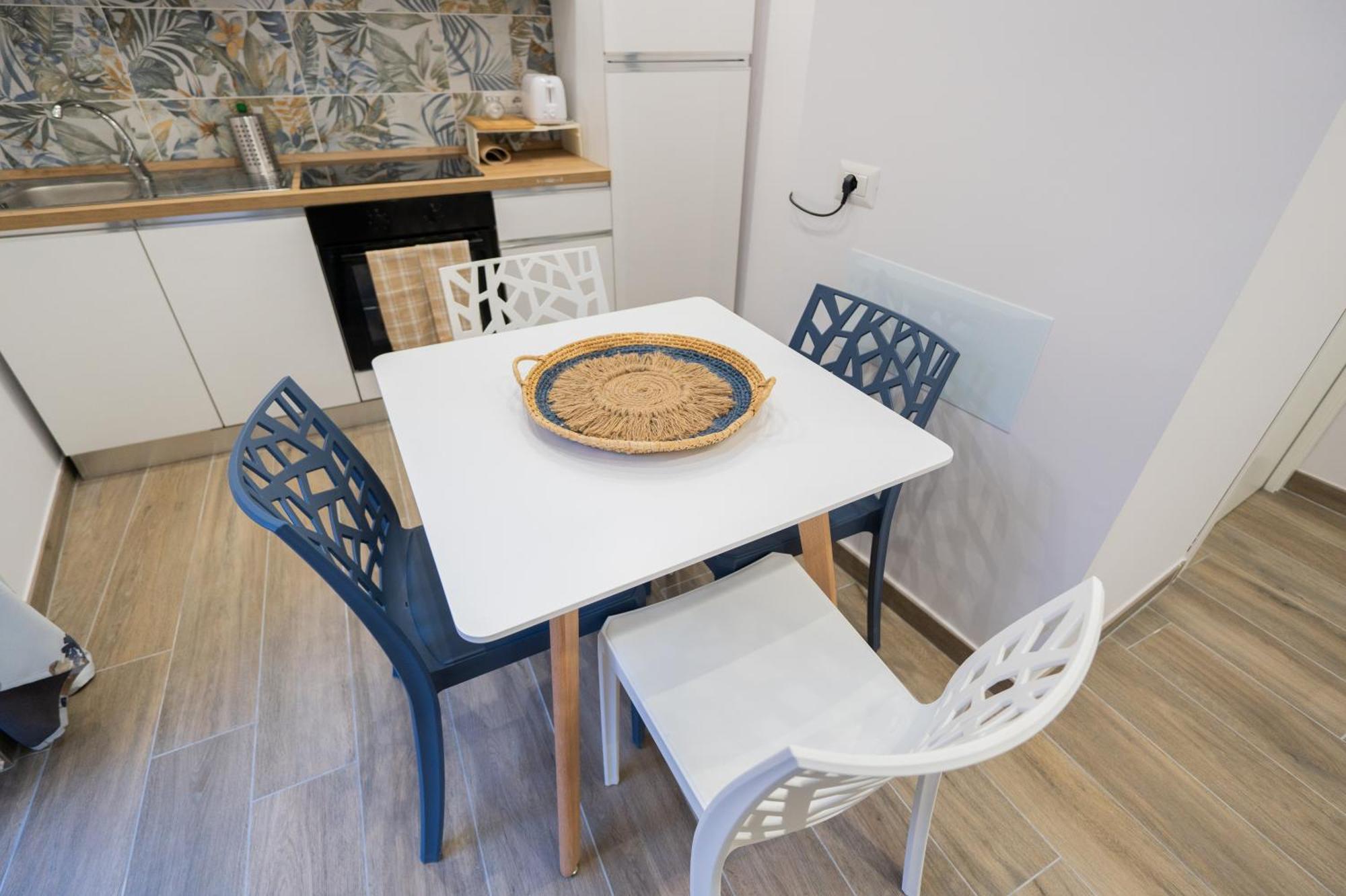 La Casa Di Bianca - Modern Suites Near Plebiscito Naples Extérieur photo