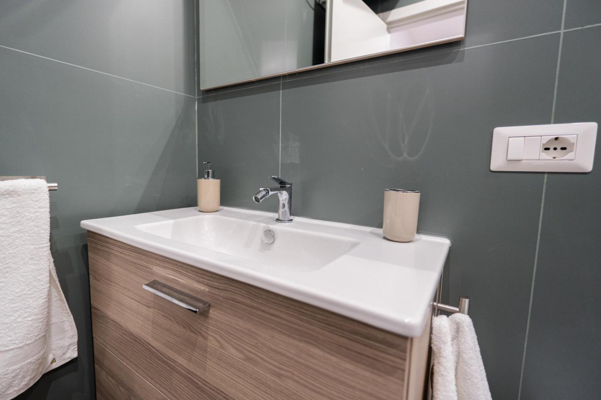La Casa Di Bianca - Modern Suites Near Plebiscito Naples Extérieur photo