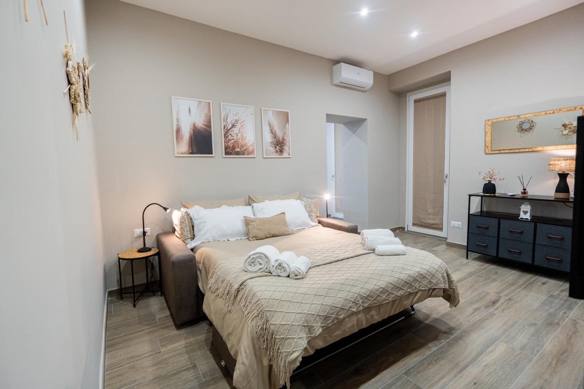 La Casa Di Bianca - Modern Suites Near Plebiscito Naples Extérieur photo