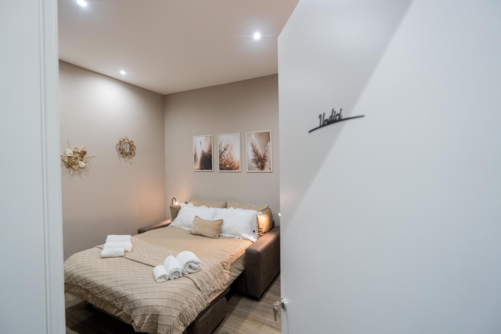 La Casa Di Bianca - Modern Suites Near Plebiscito Naples Extérieur photo