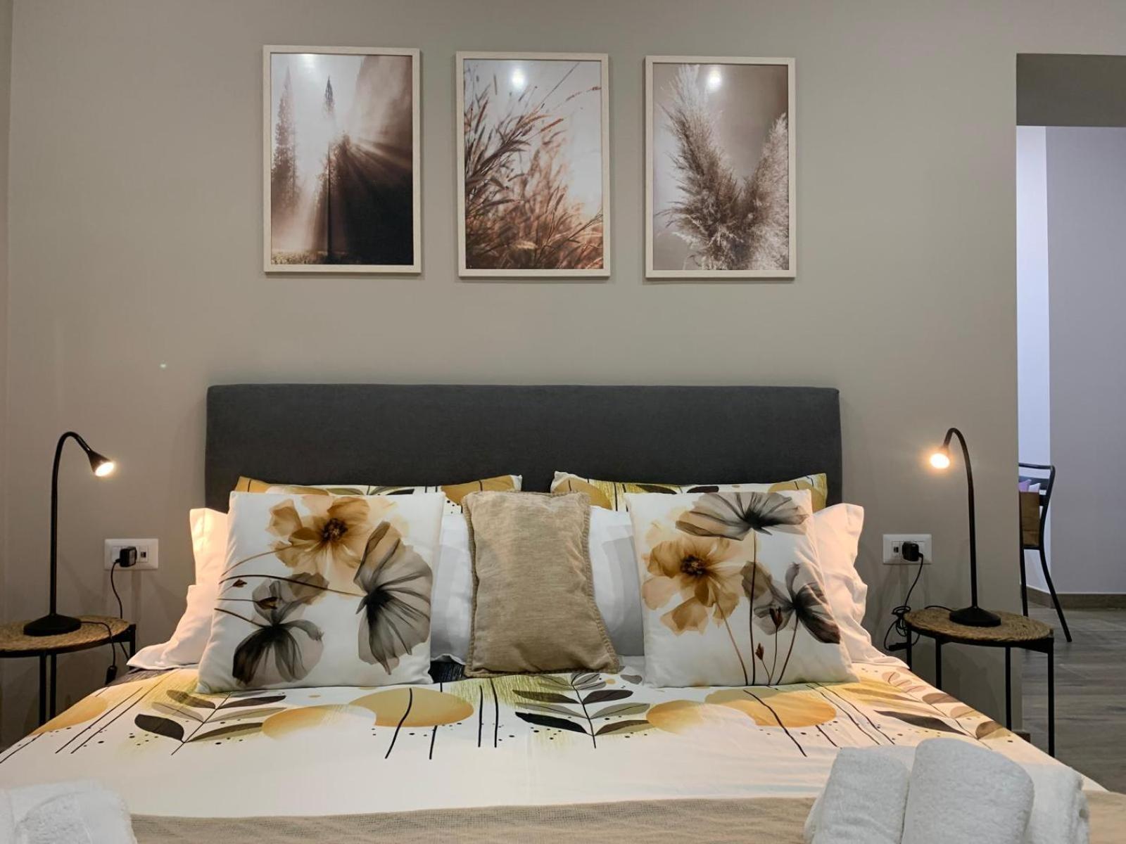 La Casa Di Bianca - Modern Suites Near Plebiscito Naples Extérieur photo